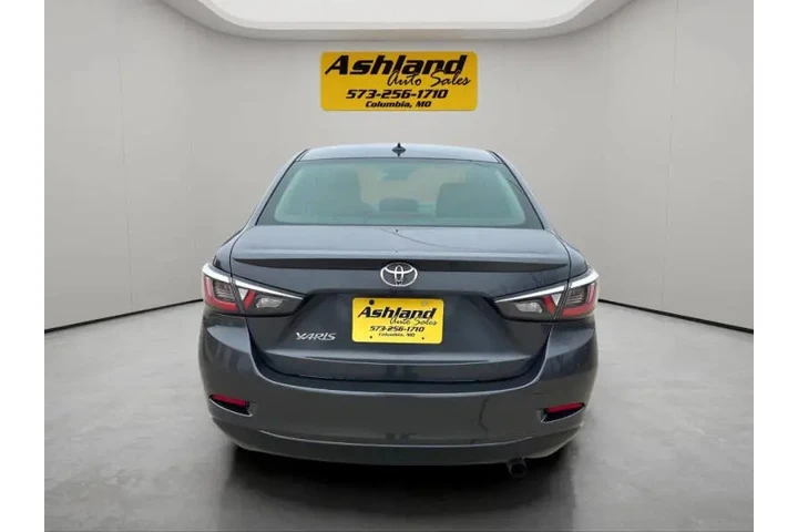 $10900 : 2019 Yaris LE image 5