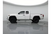 $26998 : Toyota Tacoma 2022 4x2 SR 4d thumbnail
