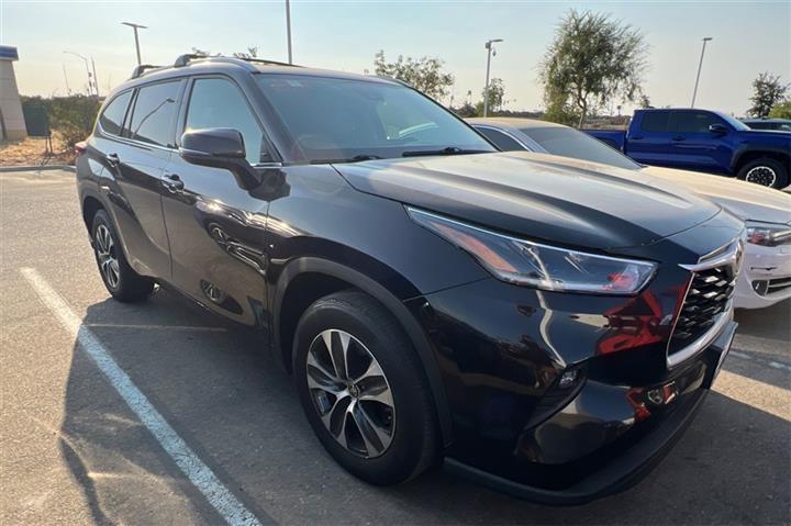 $34000 : Highlander XLE image 2