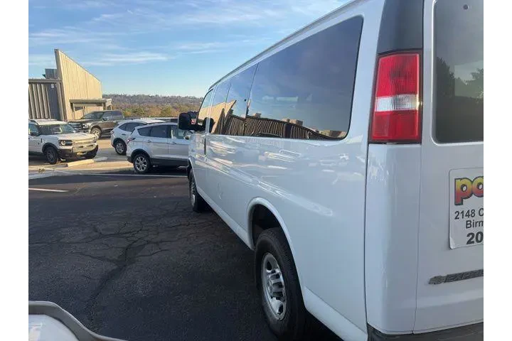 $38499 : Chevrolet Express 2022 LS 35 image 5