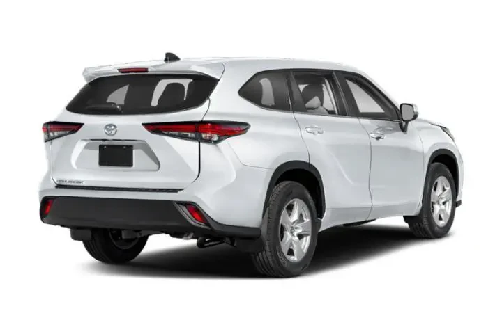$34961 : Toyota Highlander 2023 L 4dr image 1
