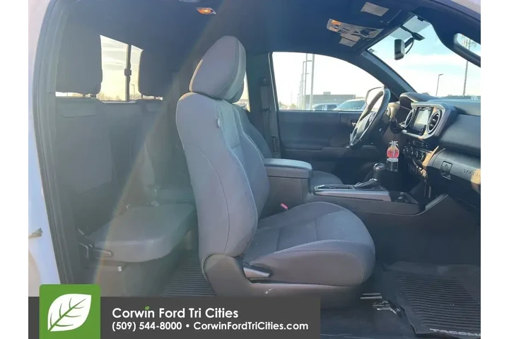 $26989 : Toyota Tacoma 2016 4x4 SR5 V image 10