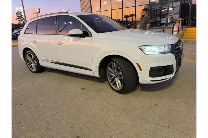 $15836 : Audi Q7 2018 AWD 3.0T quattr image 2