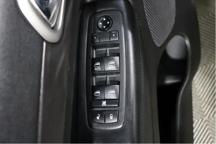 $15998 : Jeep Grand Cherokee 2018 4x4 image 7