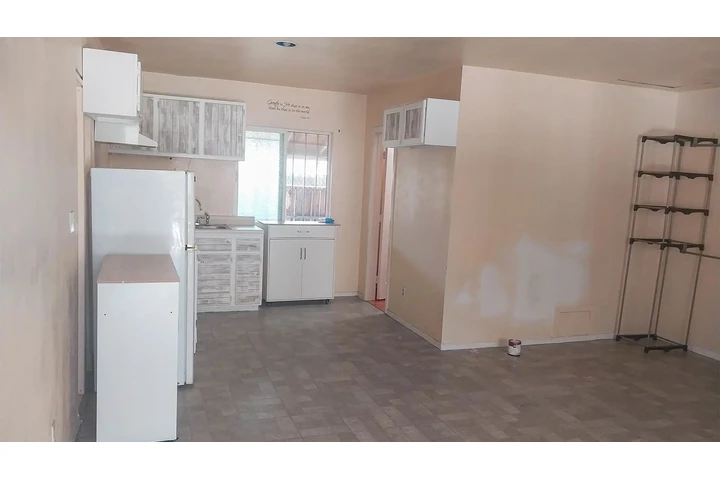 $1500 : RENTO ESTUDIO- BALDWIN PARK image 1