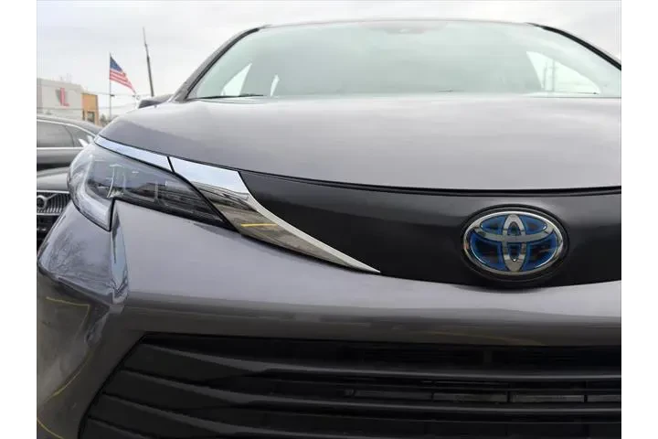 $33495 : Toyota Sienna 2023 XLE 8-Pas image 10