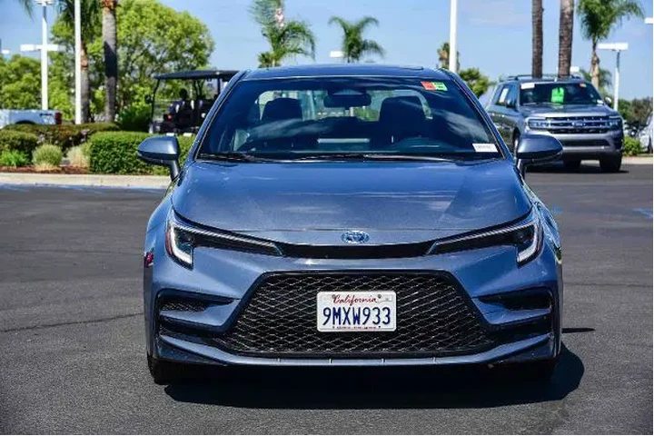 $22855 : Toyota Corolla Hybrid 2023 S image 2