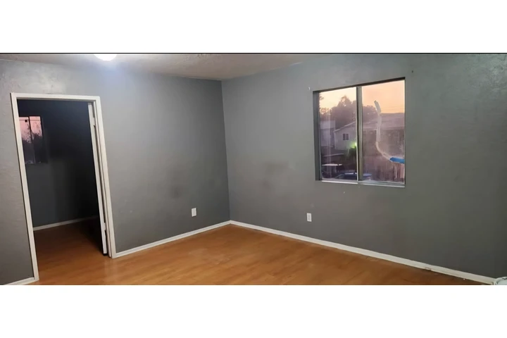 $1800 : Apartment/Cuarto Renta image 8