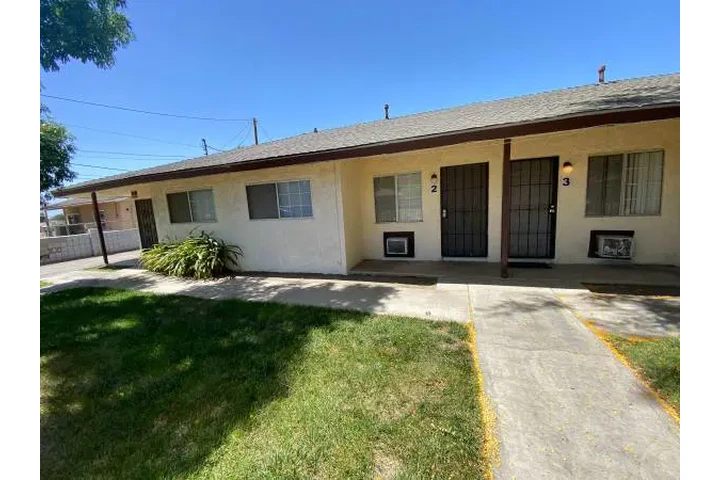 $1395 : 2-Bedroom Highland Apartment image 1