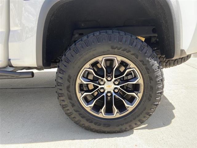 $40998 : 2021 Colorado ZR2 Crew Cab Sh image 5