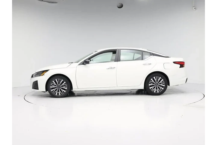 $21998 : Nissan Altima 2025 2.5 SV 4d image 3