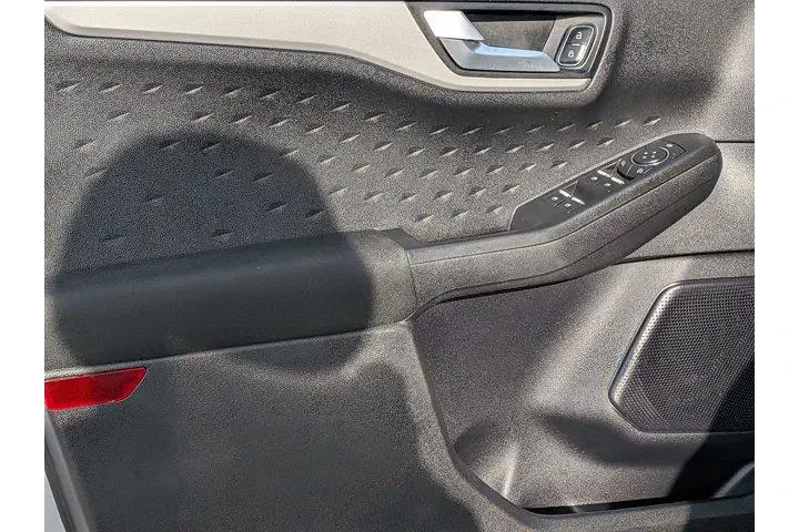 $13898 : Ford Escape 2020 SE 4dr SUV image 10