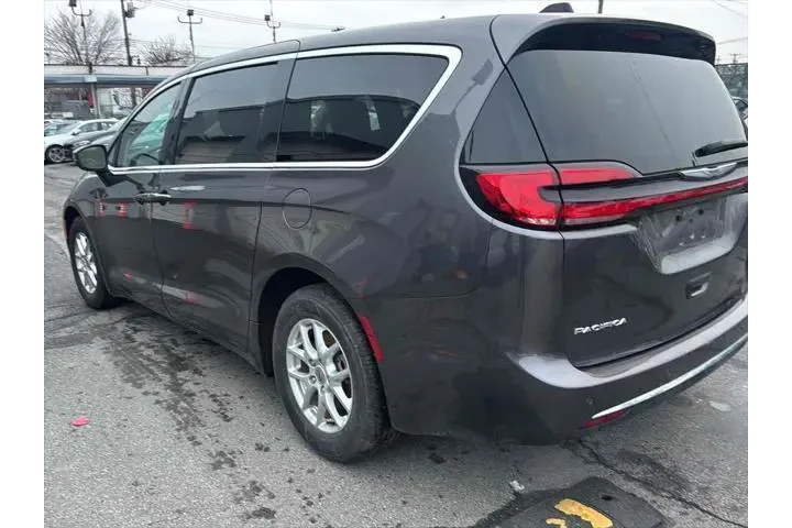 $19995 : Chrysler Pacifica 2023 Touri image 6