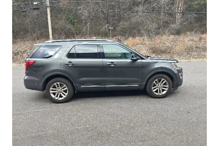 $13990 : Ford Explorer 2017 XLT 4dr S image 2