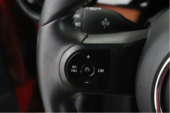 $24988 : MINI Convertible 2022 Cooper image 7