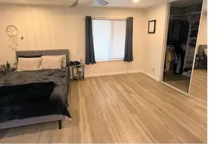 $1100 : Rento Cuarto  Grande Con Baño image 3