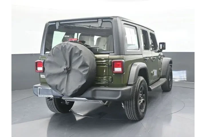 $26990 : Jeep Wrangler Unlimited 2022 image 5