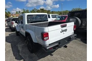 $26990 : Jeep Gladiator 2023 4x4 Over thumbnail