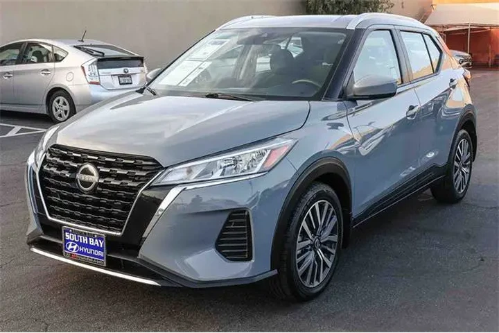 $14395 : Nissan Kicks 2023 SV 4dr Cro image 3