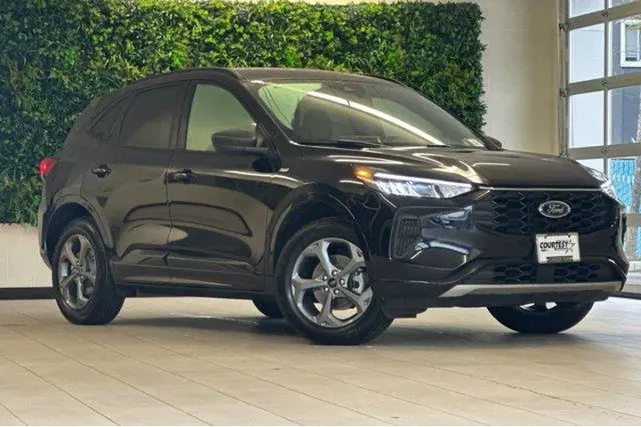 $23632 : Ford Escape 2023 AWD ST-Line image 2