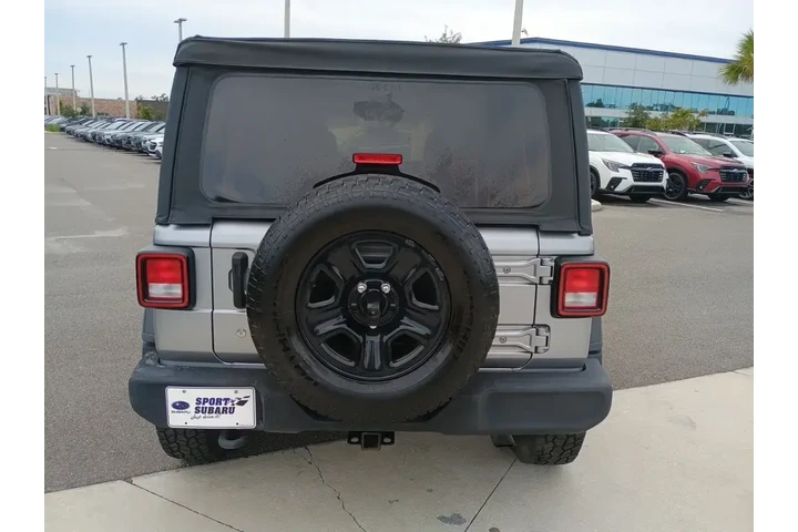 $18542 : Jeep Wrangler Unlimited 2018 image 6