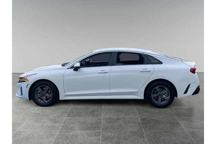 $26427 : Kia K5 2023 LXS 4dr Sedan image 2
