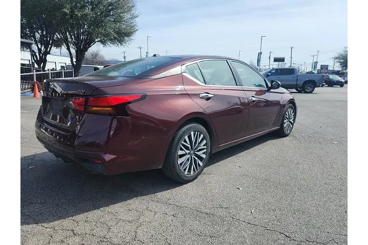 $18497 : Nissan Altima 2024 2.5 SV 4d image 3