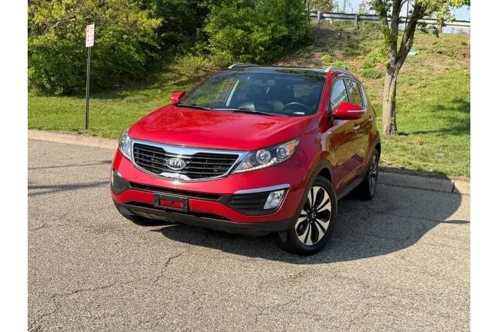 $6800 : 2011 Sportage SX image 2