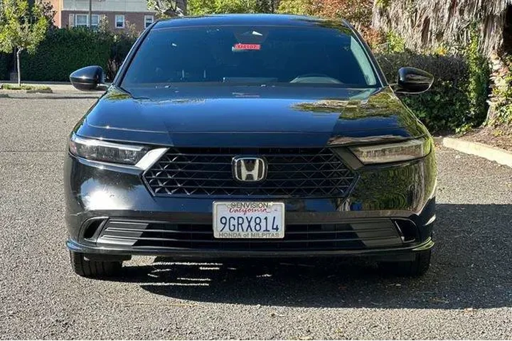 $27487 : Honda Accord Hybrid 2023 Spo image 6