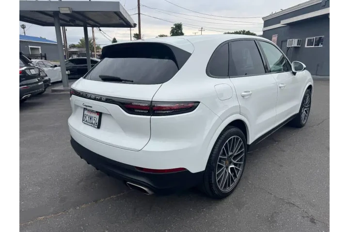$31998 : 2020 Cayenne image 6