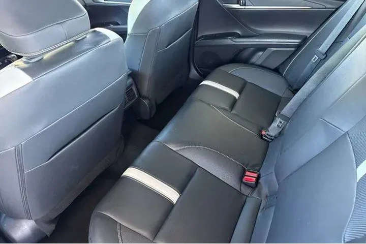 $28857 : Toyota Camry 2025 SE 4dr Sed image 6
