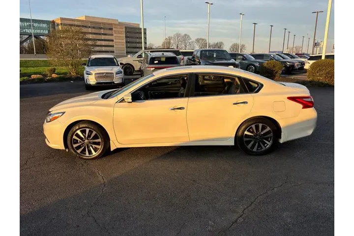 $15985 : Nissan Altima 2017 2.5 4dr S image 4