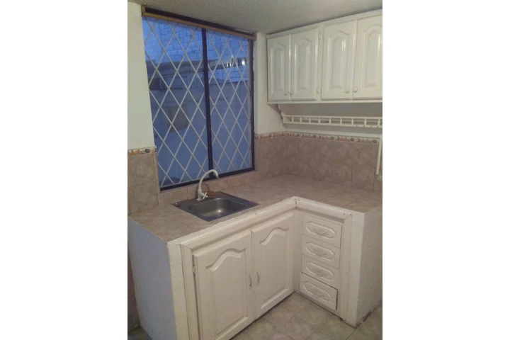 $47000 : VENDO CASA DE 2 PISOS image 2