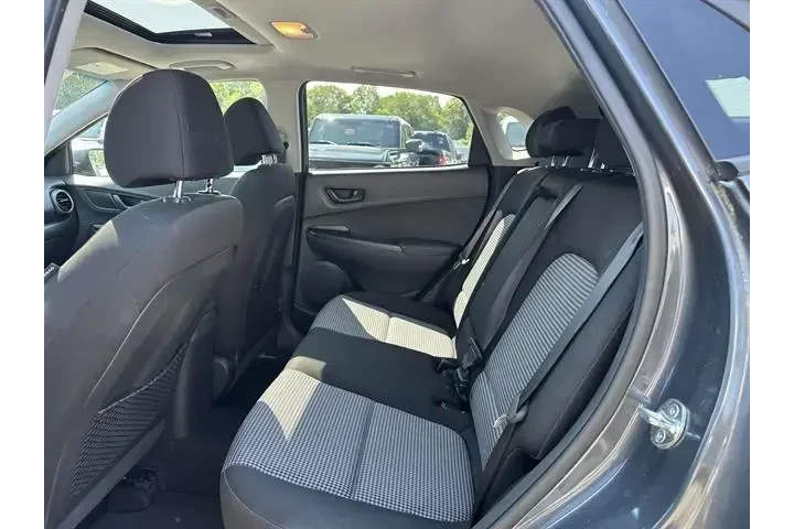 $16255 : Hyundai KONA 2021 AWD SEL Pl image 10