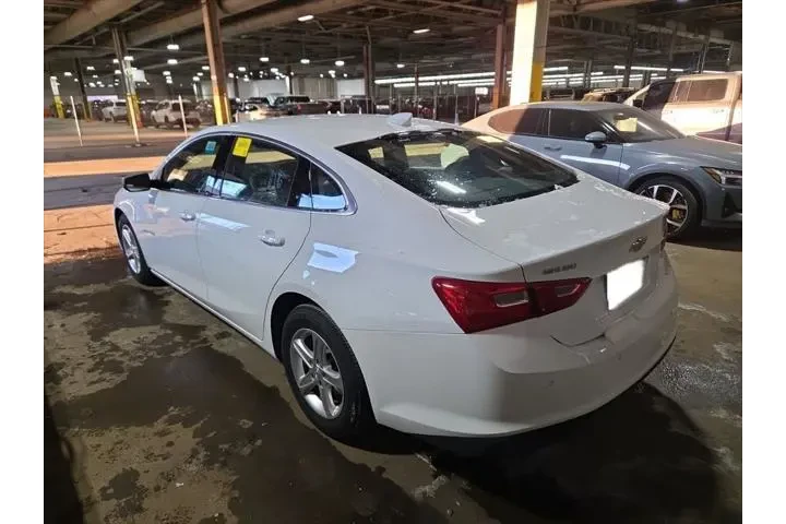 $17993 : Chevrolet Malibu 2024 LT 4dr image 3