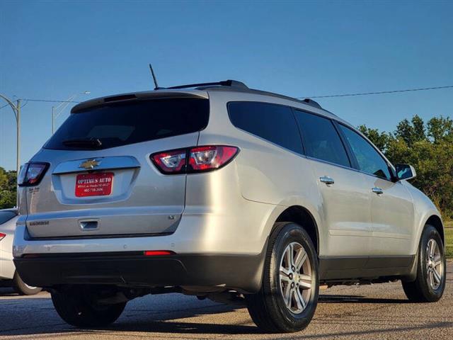 $12990 : 2017 Traverse LT image 8