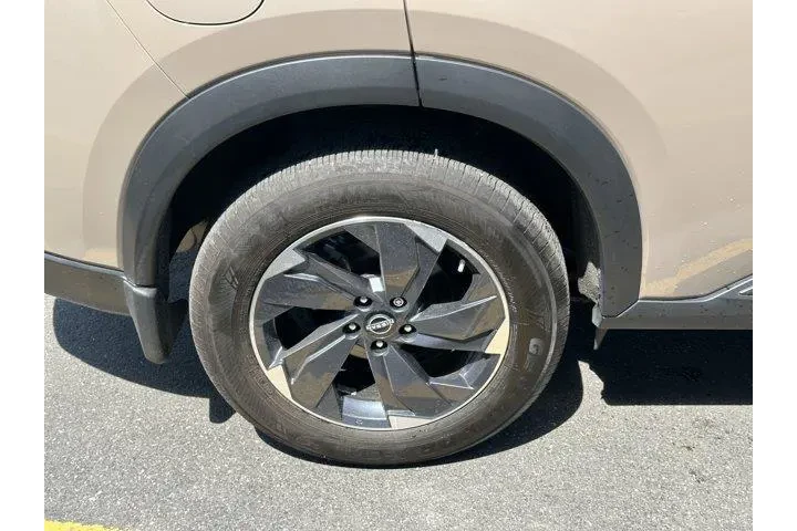 $24465 : Nissan Rogue 2025 AWD SV 4dr image 9