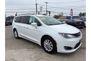 $10999 : 2017 Pacifica Touring Plus thumbnail