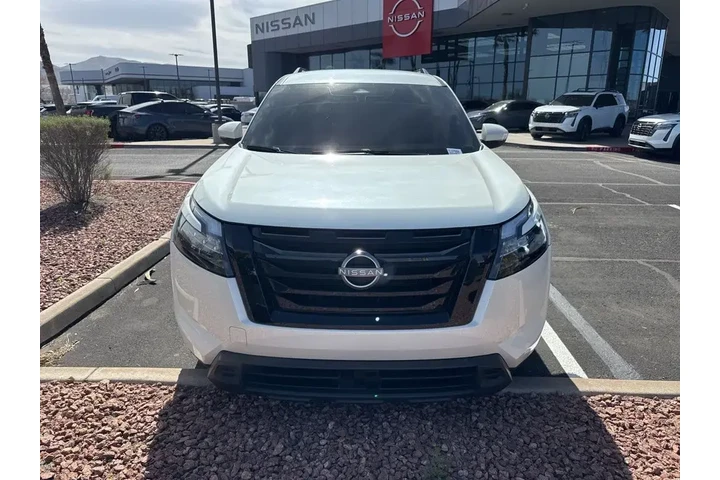 $27984 : Nissan Pathfinder 2023 SV 4d image 2