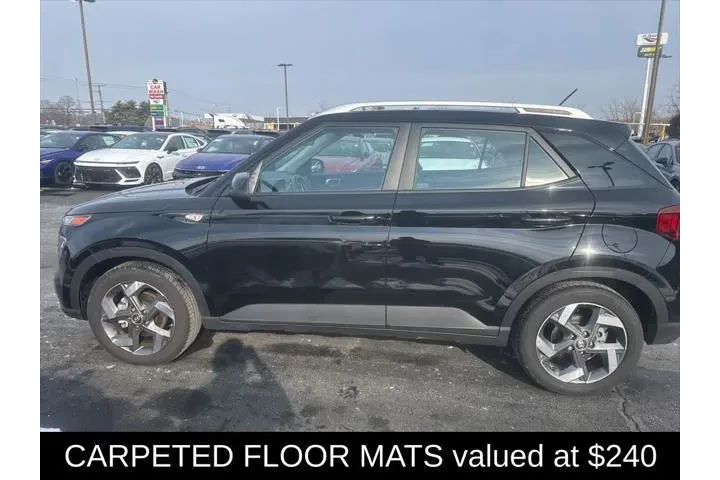 $19995 : Hyundai VENUE 2025 SEL 4dr C image 2