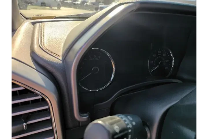 $28478 : Ford F-150 2020 4x4 Platinum image 3