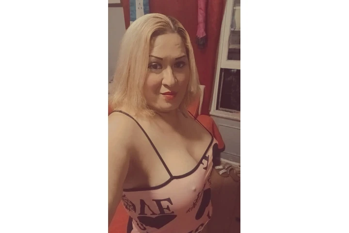 Sexy transexual  Yulissa image 1