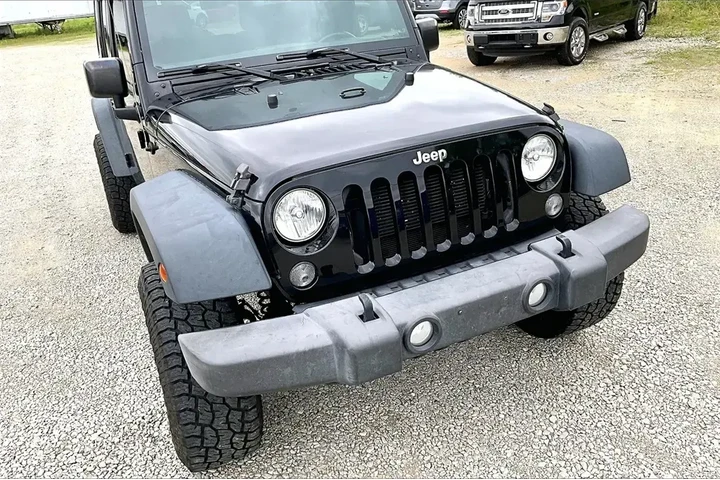 $16643 : Jeep Wrangler Unlimited 2015 image 5
