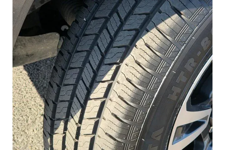 $31998 : Toyota Tacoma 2019 4x2 TRD S image 9