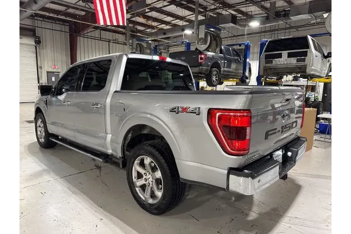 $32385 : Ford F-150 2021 4x4 XLT 4dr image 8