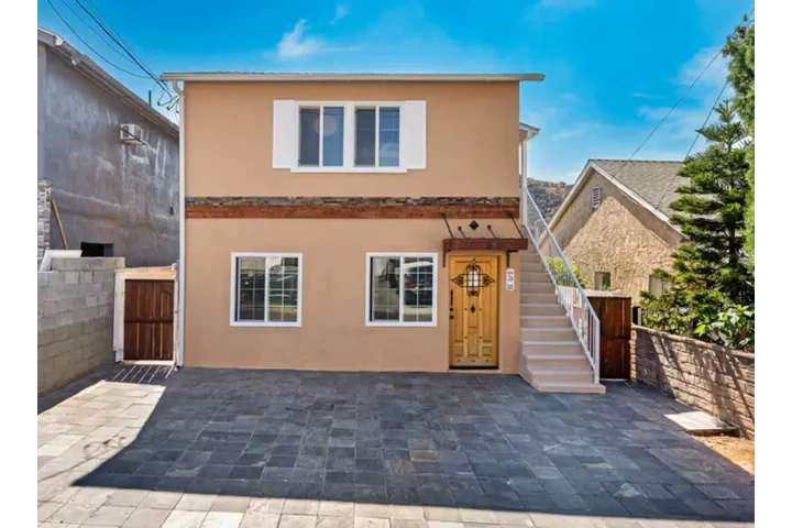 $2195 : 6858 Quinton Ln, Tujunga, CA 9 image 1