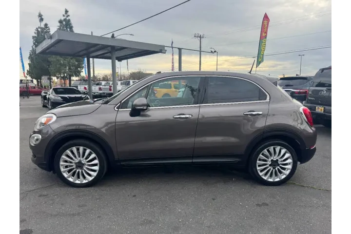 2016 FIAT 500X Lounge image 8