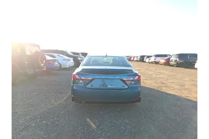 $35900 : Toyota Camry 2026 SE 4dr Sed image 5