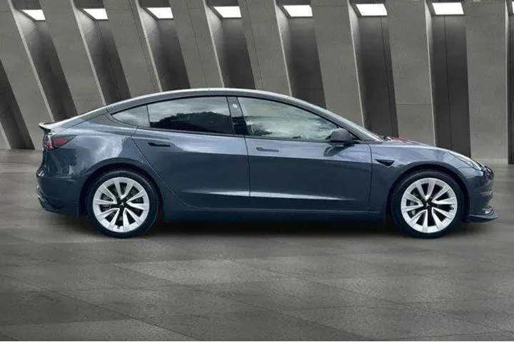 $27900 : Tesla Model 3 2023 4dr Sedan image 3