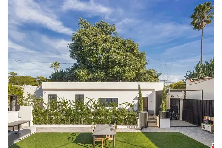 $1099 : convenience. Enjoy a private image 1